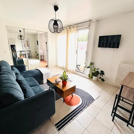 Cosy Near The Center Of Paris, Porte De *